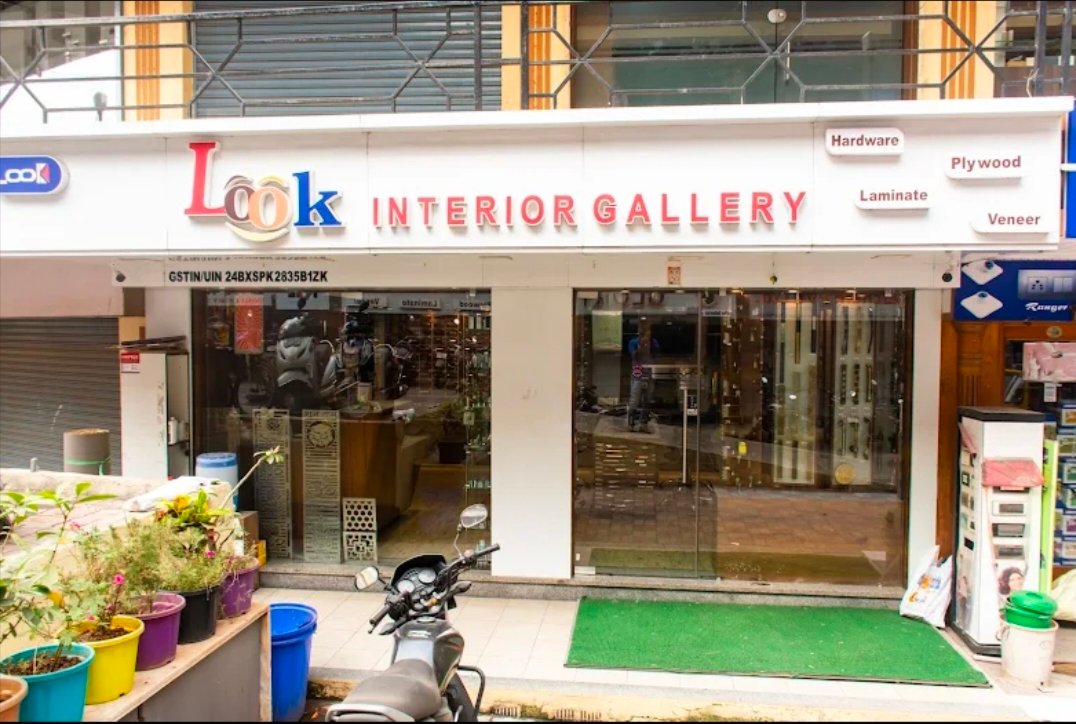 Look interior gallery